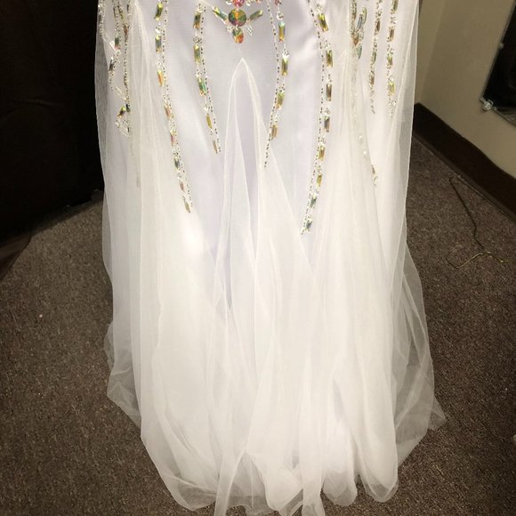 Wow $235 Mermaid Gown by Envious size 4 White LAST REDUCTION NEED SALES - Picture 4 of 16